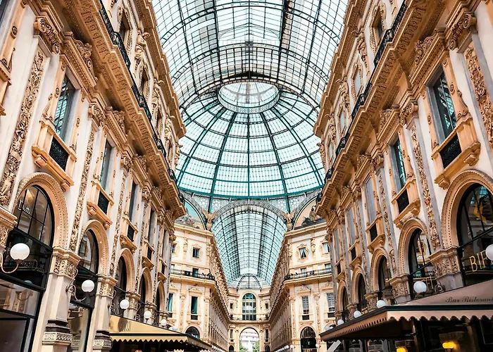 Bellissimo Mini Appartamento a Tema Bandiera Italiana, Potente Wi-Fi, 3 linee metropolitane dietro casa, Collegato Direttamente con Aeroporto di Malpensa e Rho fiera